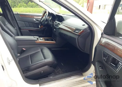 2011 Mercedes-Benz E 350 4Matic z USA, uszkodzony, nr VIN WDDHF8HB6BA483650